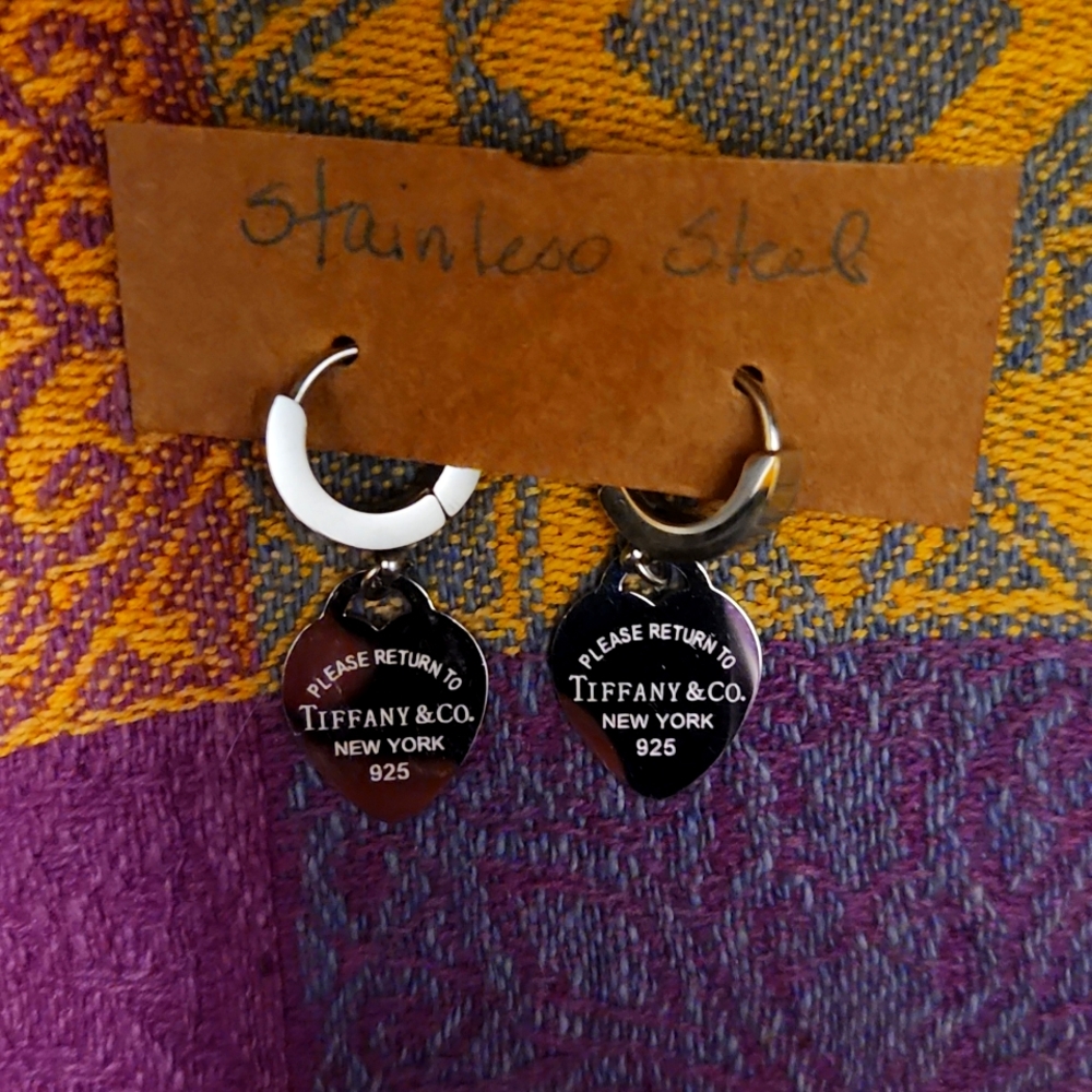 "Looks like Tiffany" stainless steel earrings